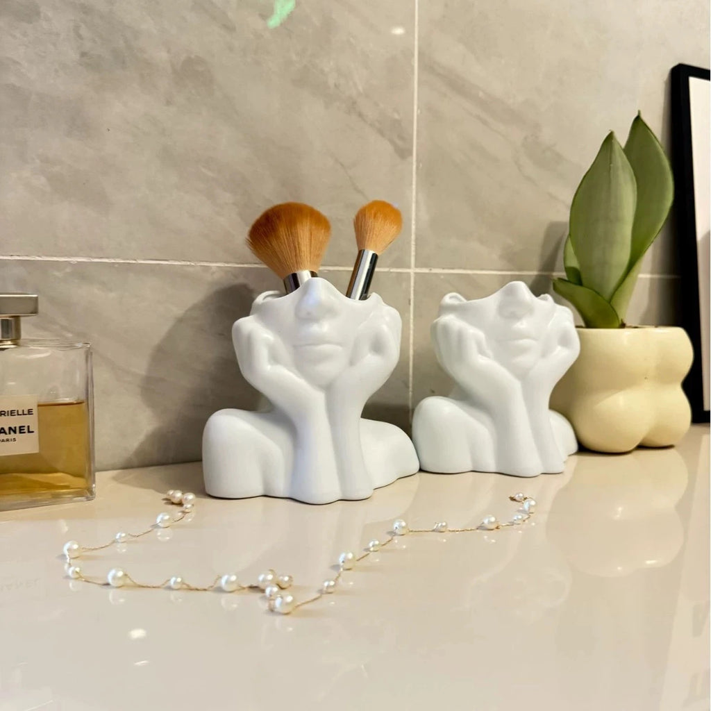 Creative Human Art Sculpture Hands-Shaped Makeup Brush Holder Multifunctional Storage Pen Holder Makeup Brush Holder Decorations