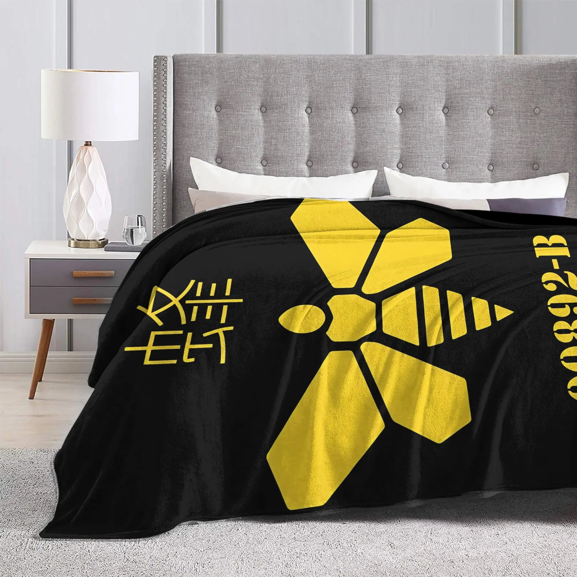 Breaking Bad Barrel Bee Blanket  Wool Novelty Soft Throw Blanket for Bed Sofa Autumn/Winter